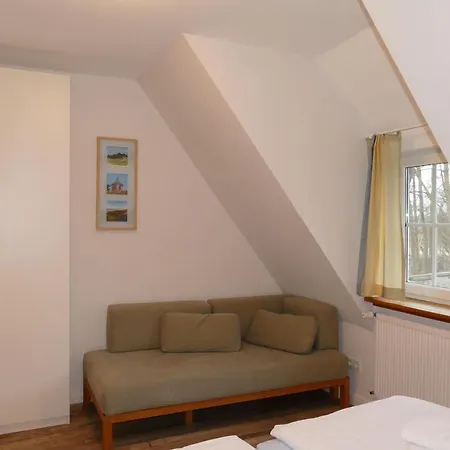 Holiday home Hus-hiddensee-eckhaus-a *
